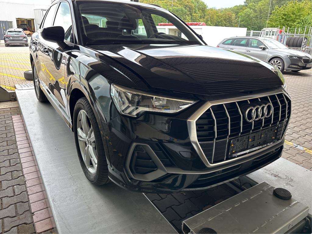 Audi Q3 35 TDI S Line