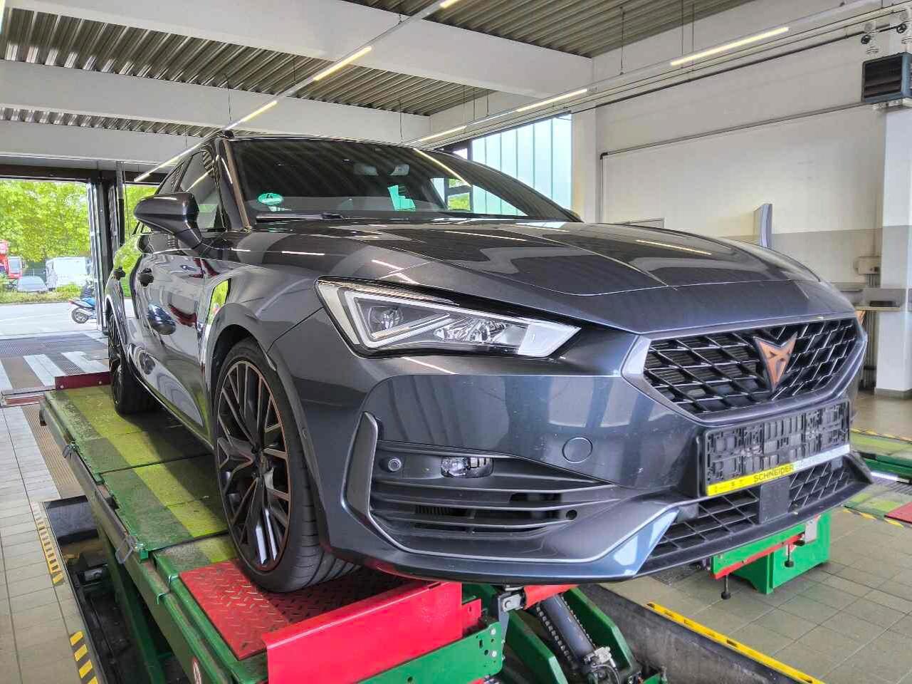 Cupra Leon Sportstourer 2.0 TSI VZ