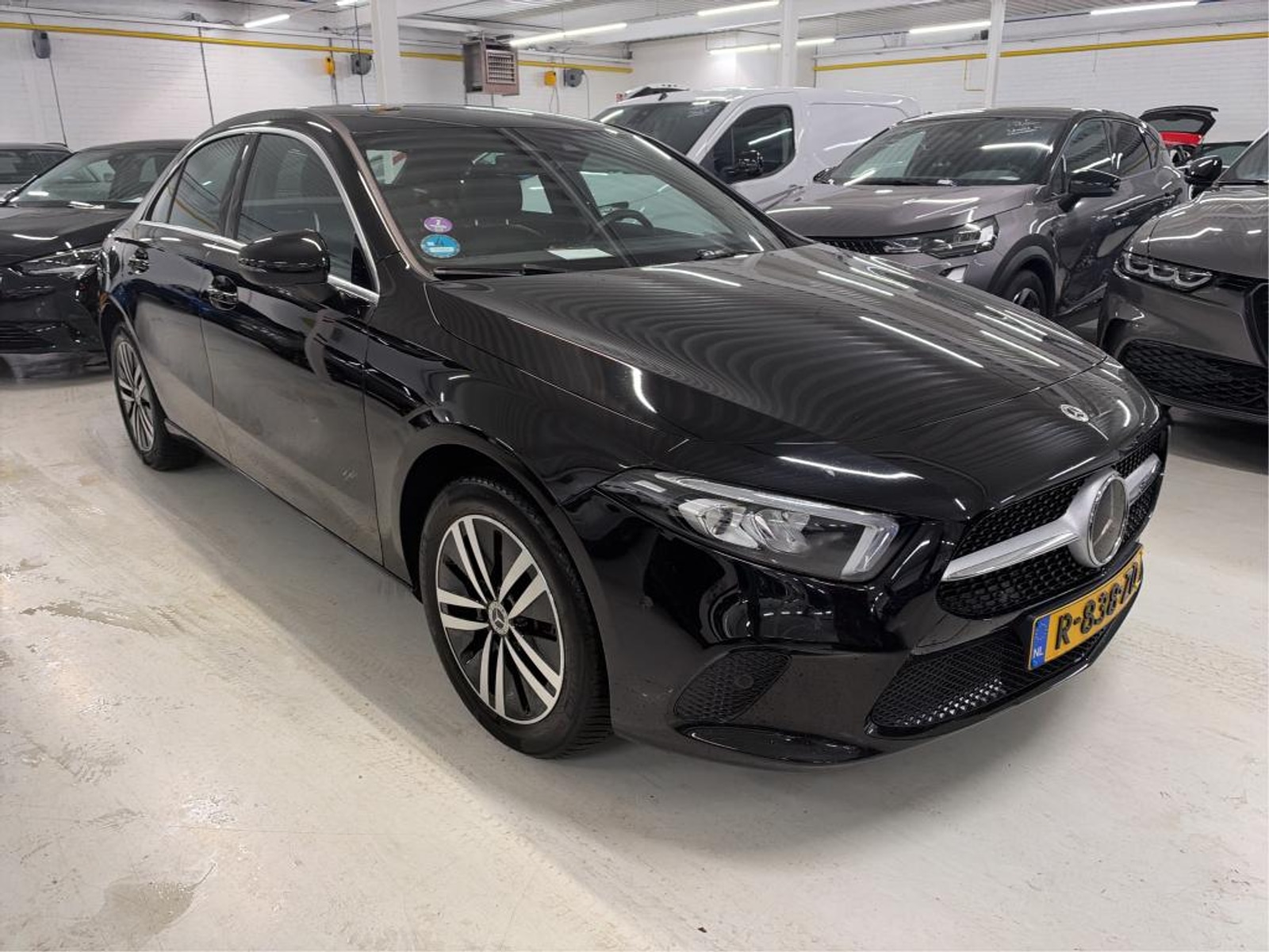 Mercedes-Benz A 250e Business Solution