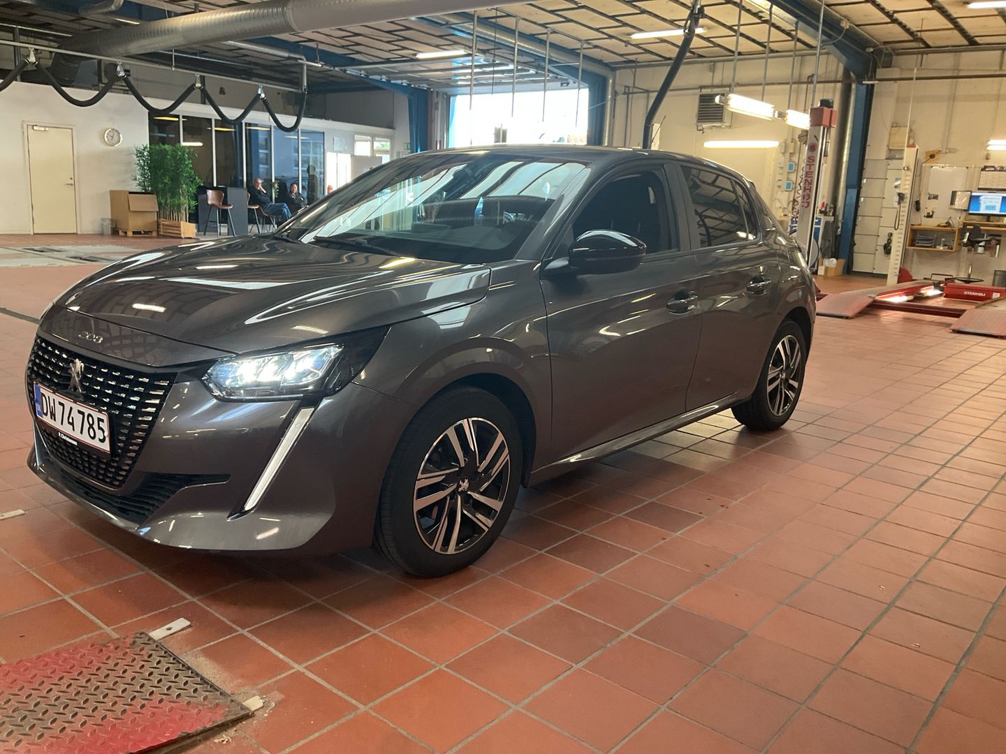 Peugeot 208 Active Pack PureTech 75 UA!' Hatchback