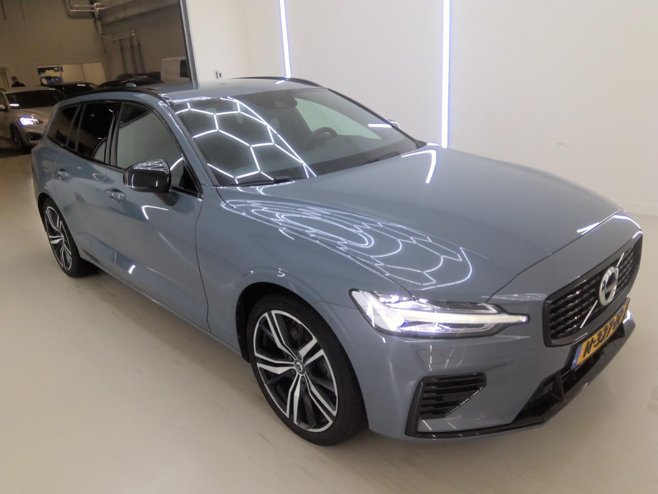 Volvo V60 T8 R-Design