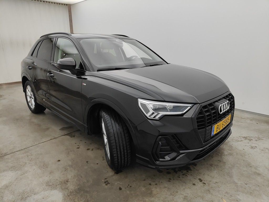 Audi Q3 45 TFSIe S Line