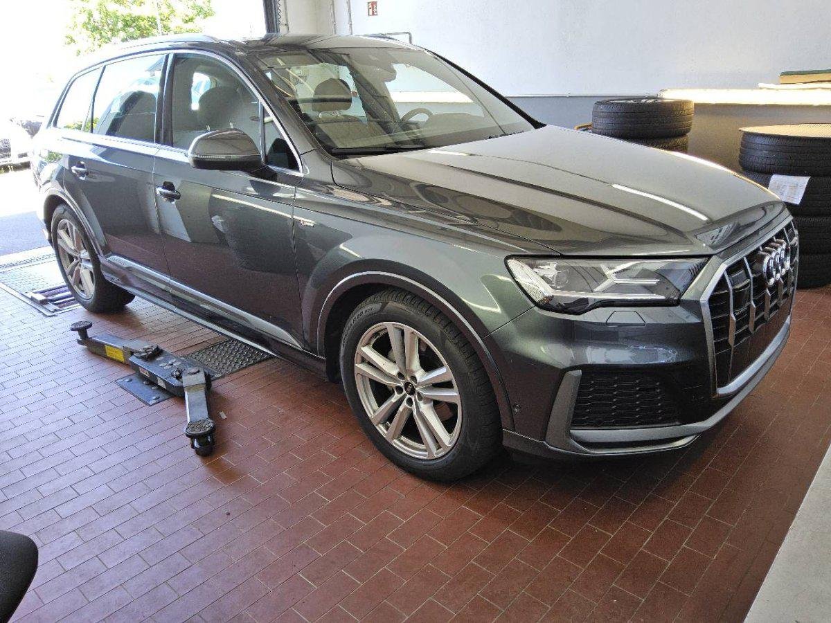 Audi Q7 50 TDI S Line