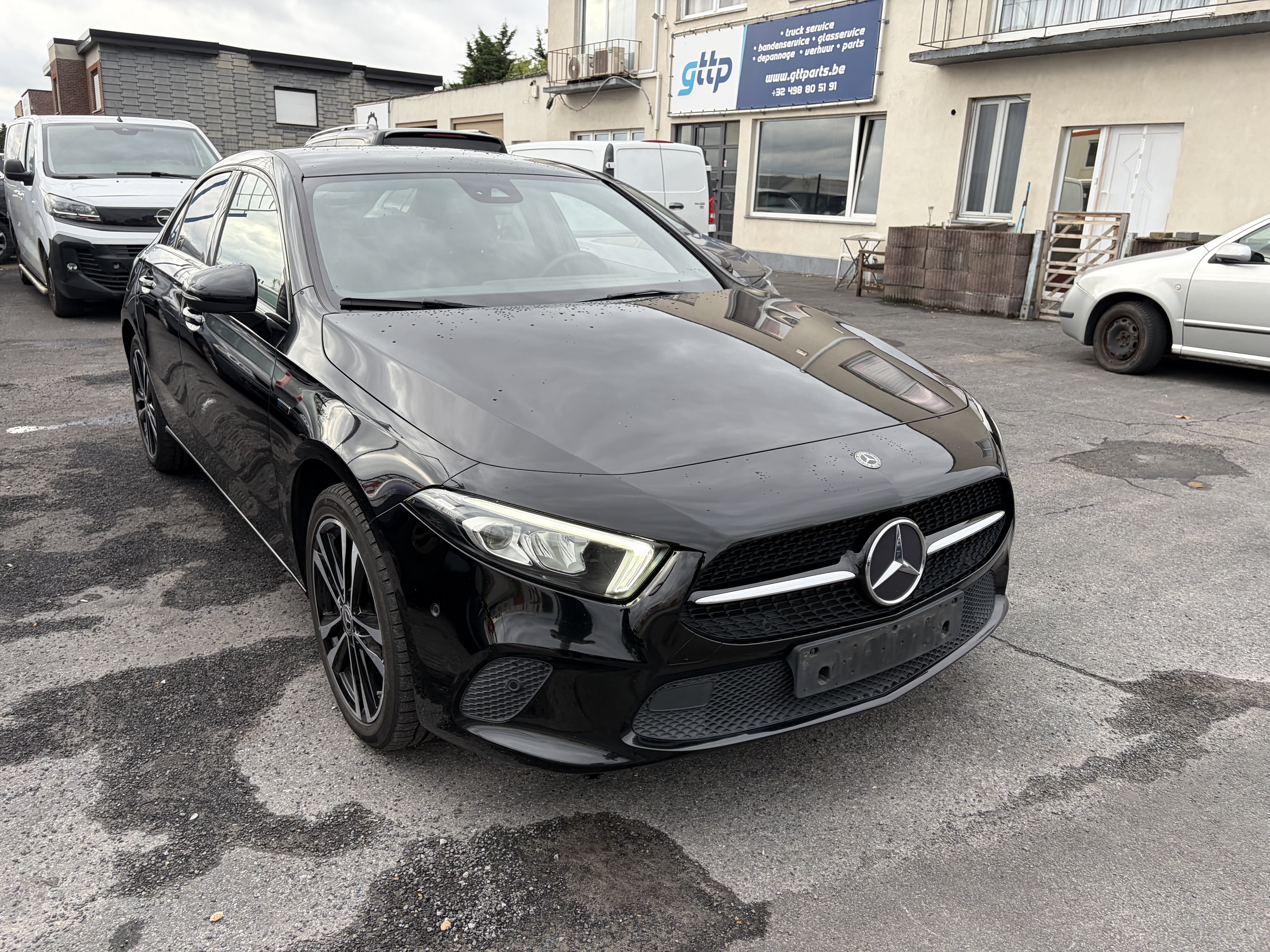 Mercedes-Benz A 250e