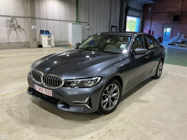 BMW 3 Series 320i Luxury