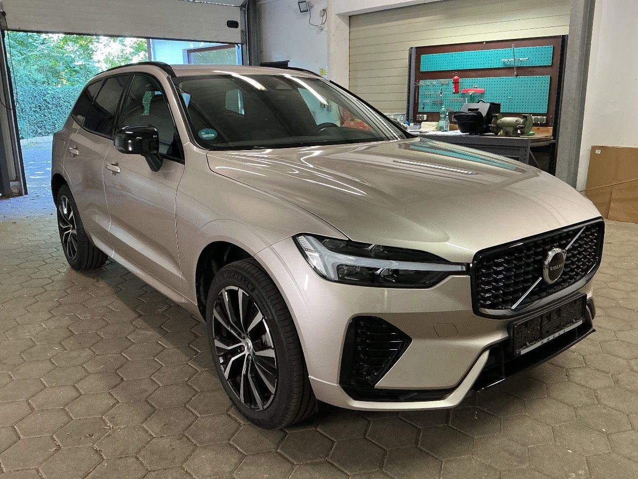 Volvo XC60 B4 Plus Dark