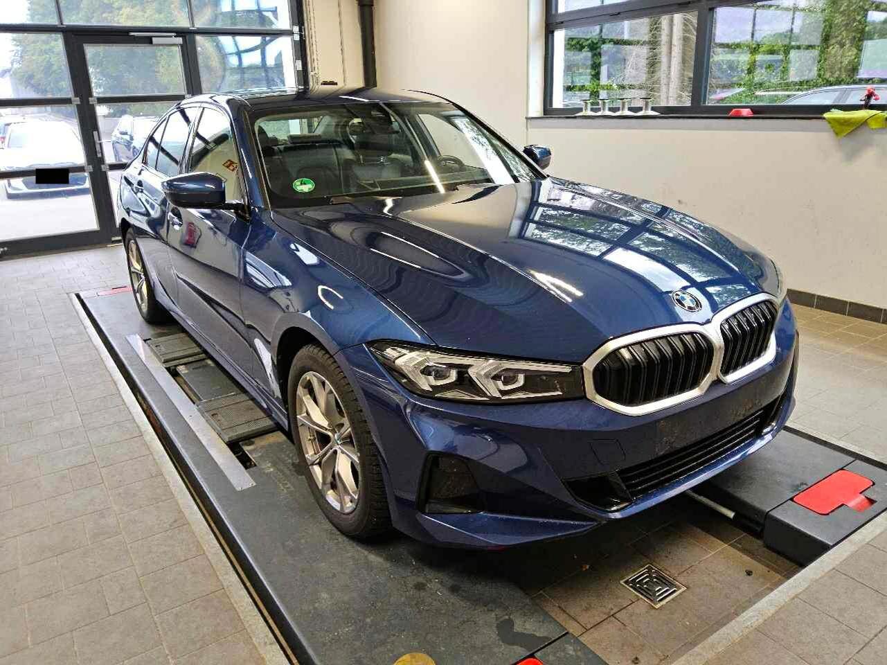 BMW 3 Series 318i