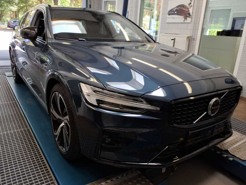 Volvo V60 B4 Plus Dark