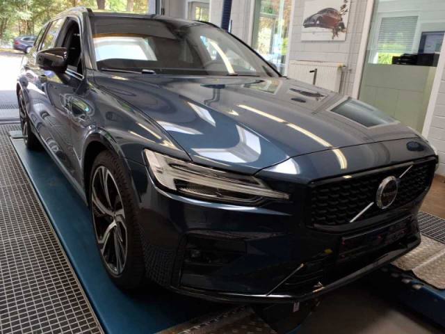 Volvo V60 B4 Plus Dark