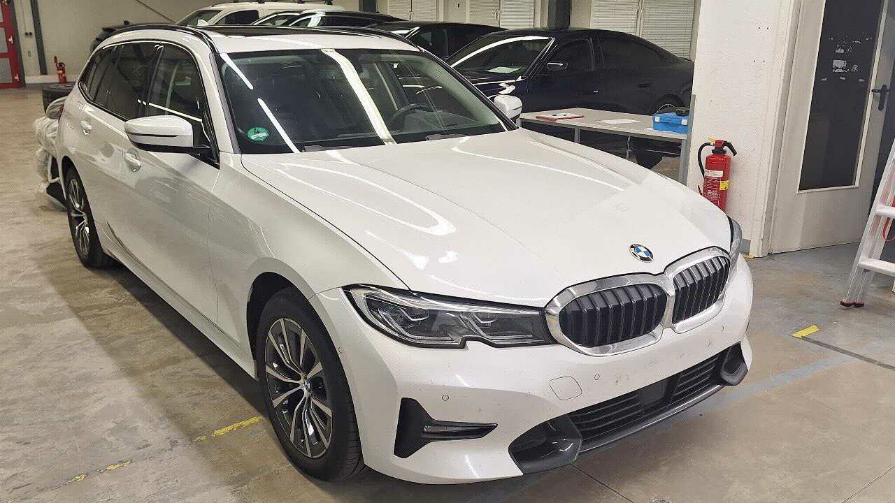 BMW 3 Series Touring 330e Sport Line
