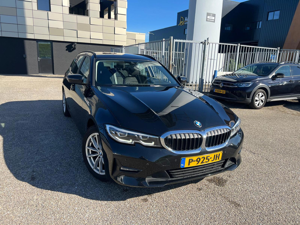 BMW 3 Series Touring 318i Business