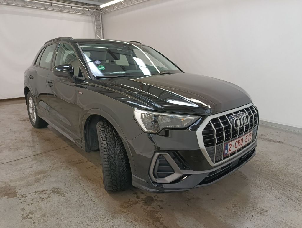 Audi Q3 45 TFSIe S Line