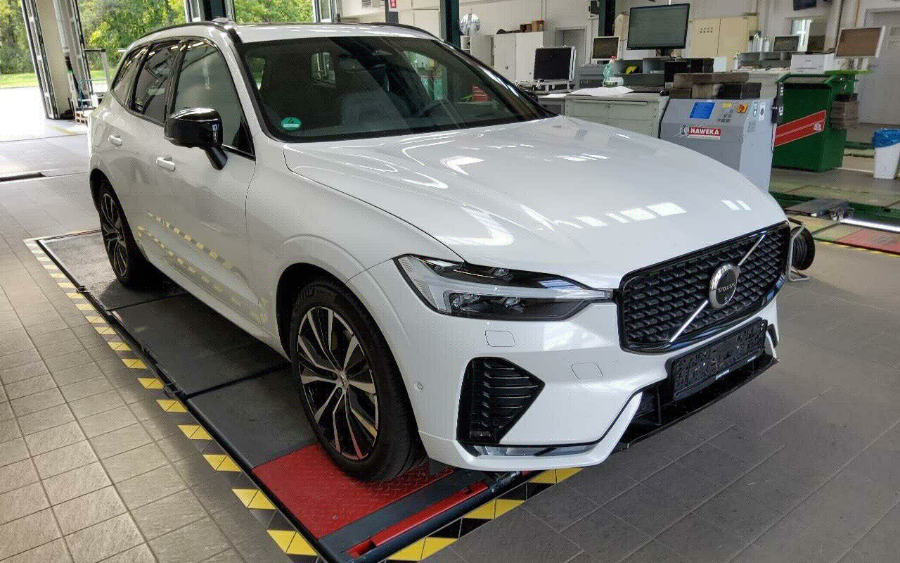 Volvo XC60 B5 Ultra Dark