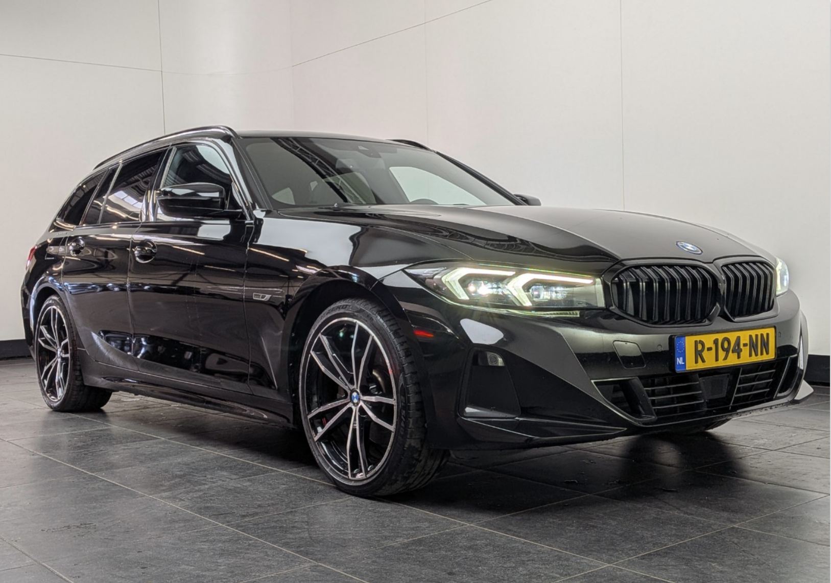 BMW 3 Series Touring 320i Business