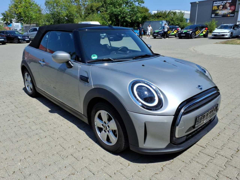 MINI Cabrio Cooper Essential Trim