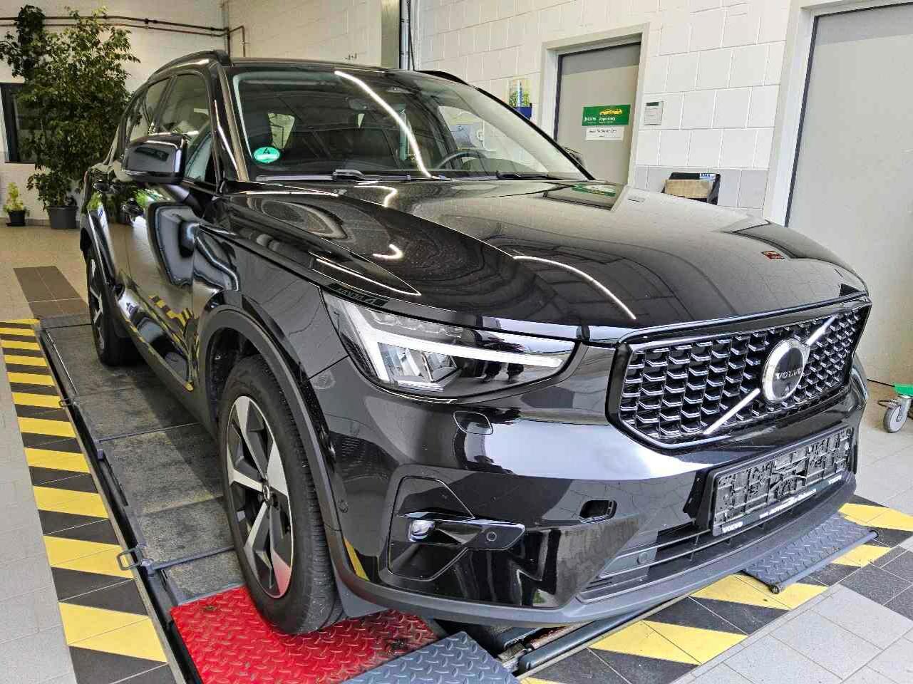 Volvo XC40 B4 Plus Dark
