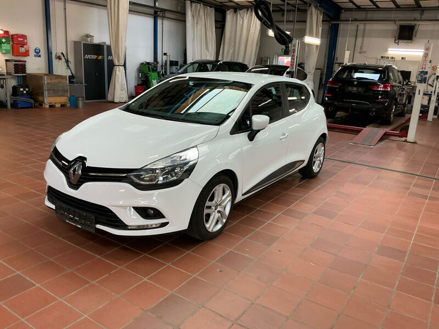 Renault Clio 0.9 Energy TCe 90 UA! Hatchback