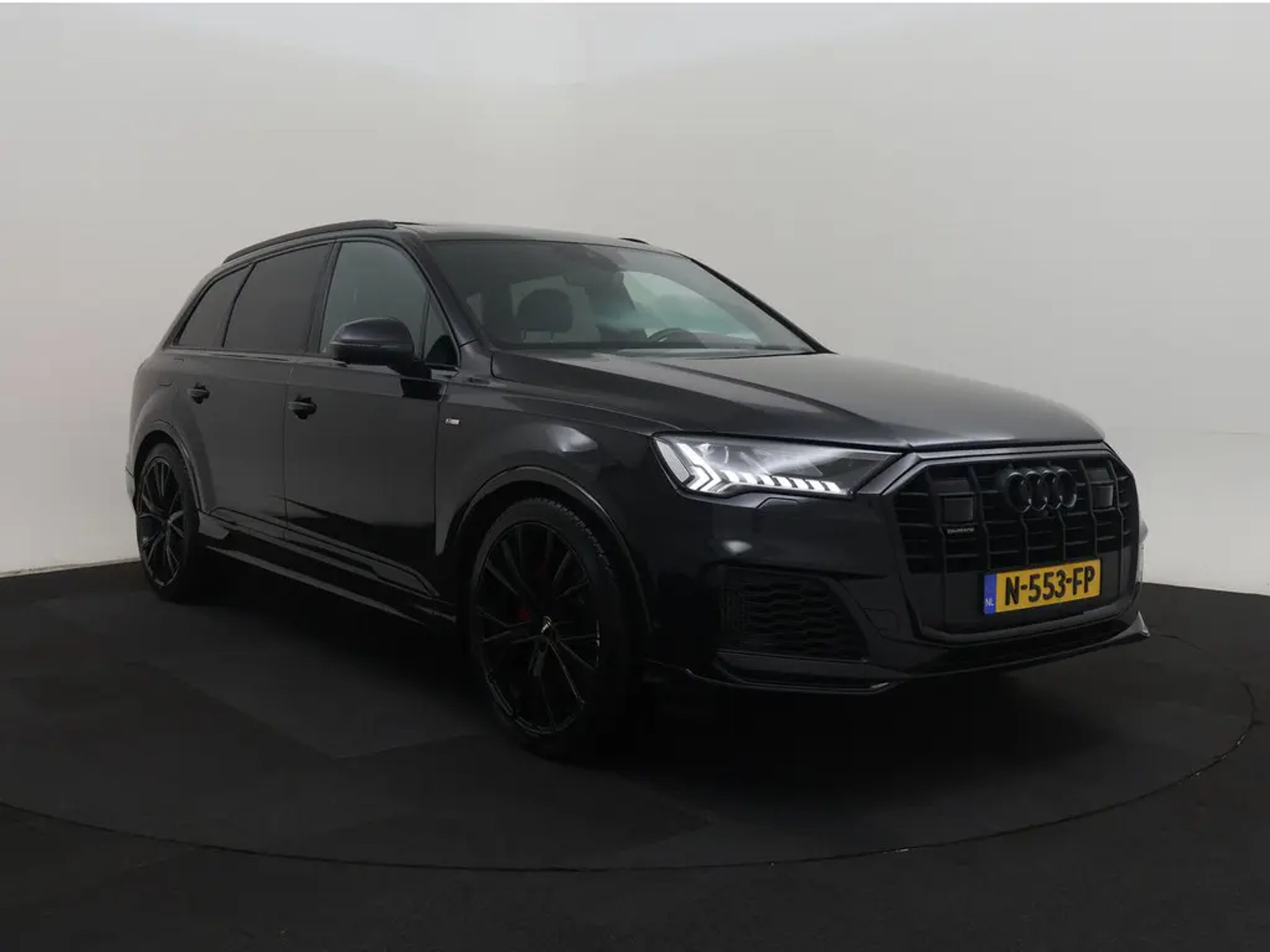 Audi Q7 55 TFSIe S Line