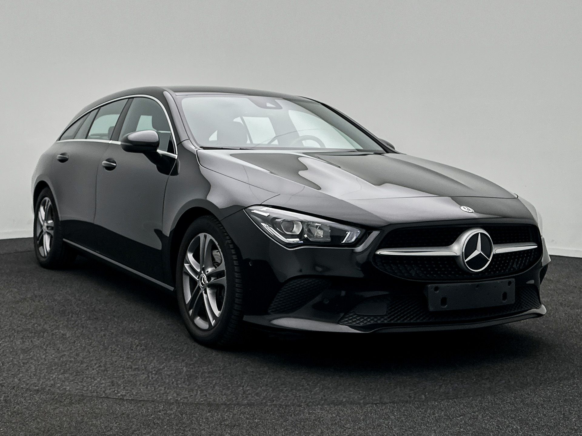 Mercedes-Benz CLA Shooting Brake 180d