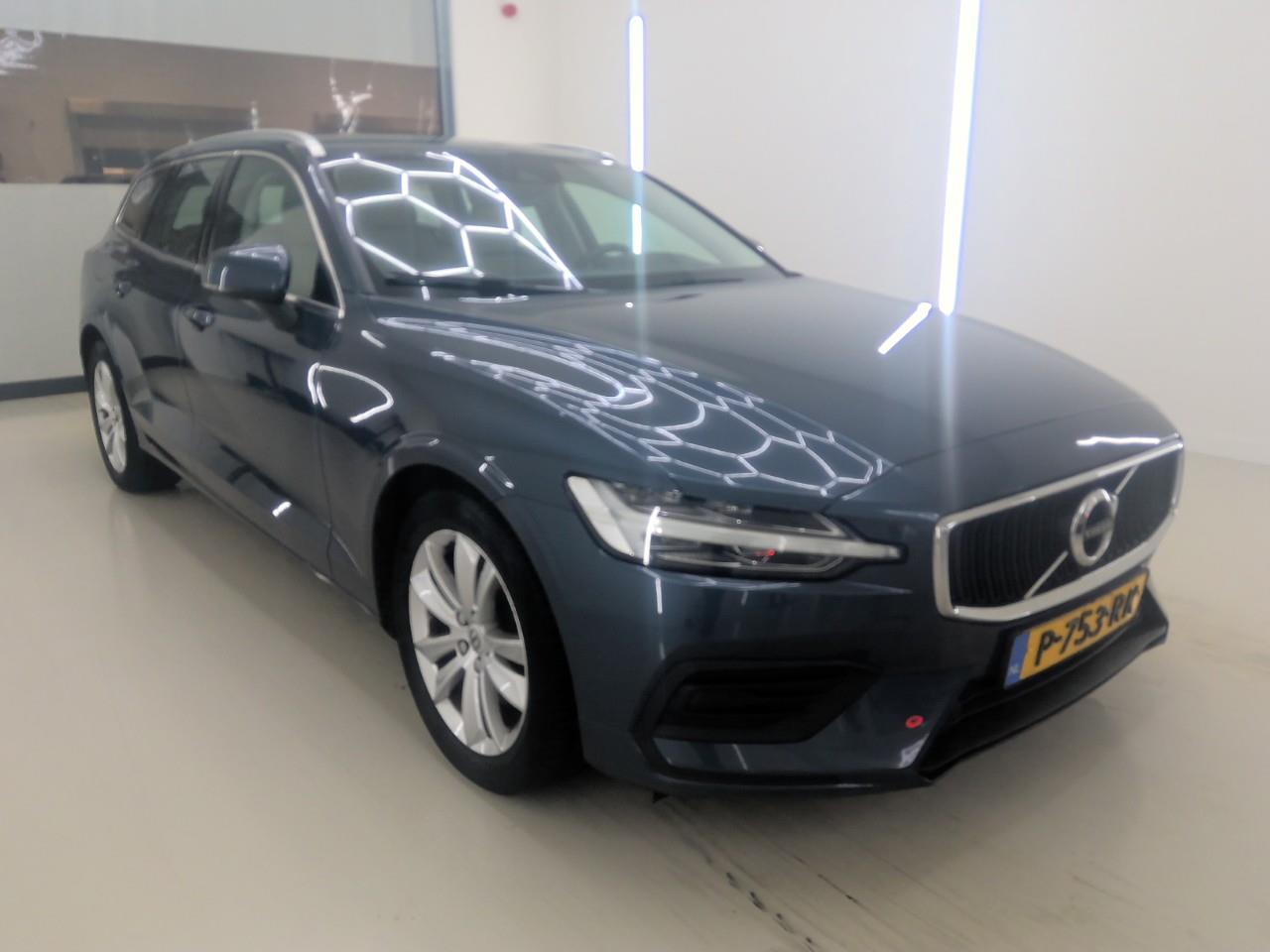 Volvo V60 B3 Momentum Business