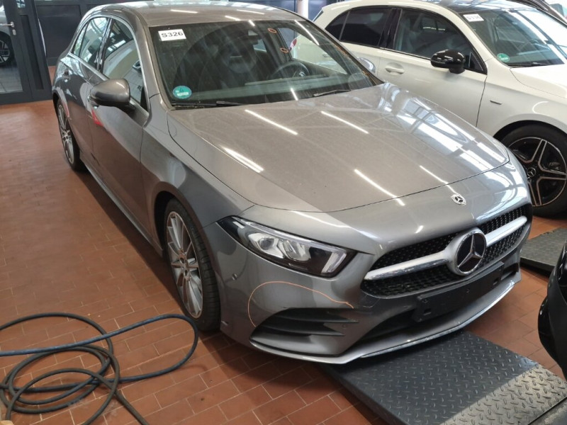 Mercedes-Benz A 180 AMG Line