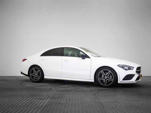 Mercedes-Benz CLA 180 Business Solution AMG