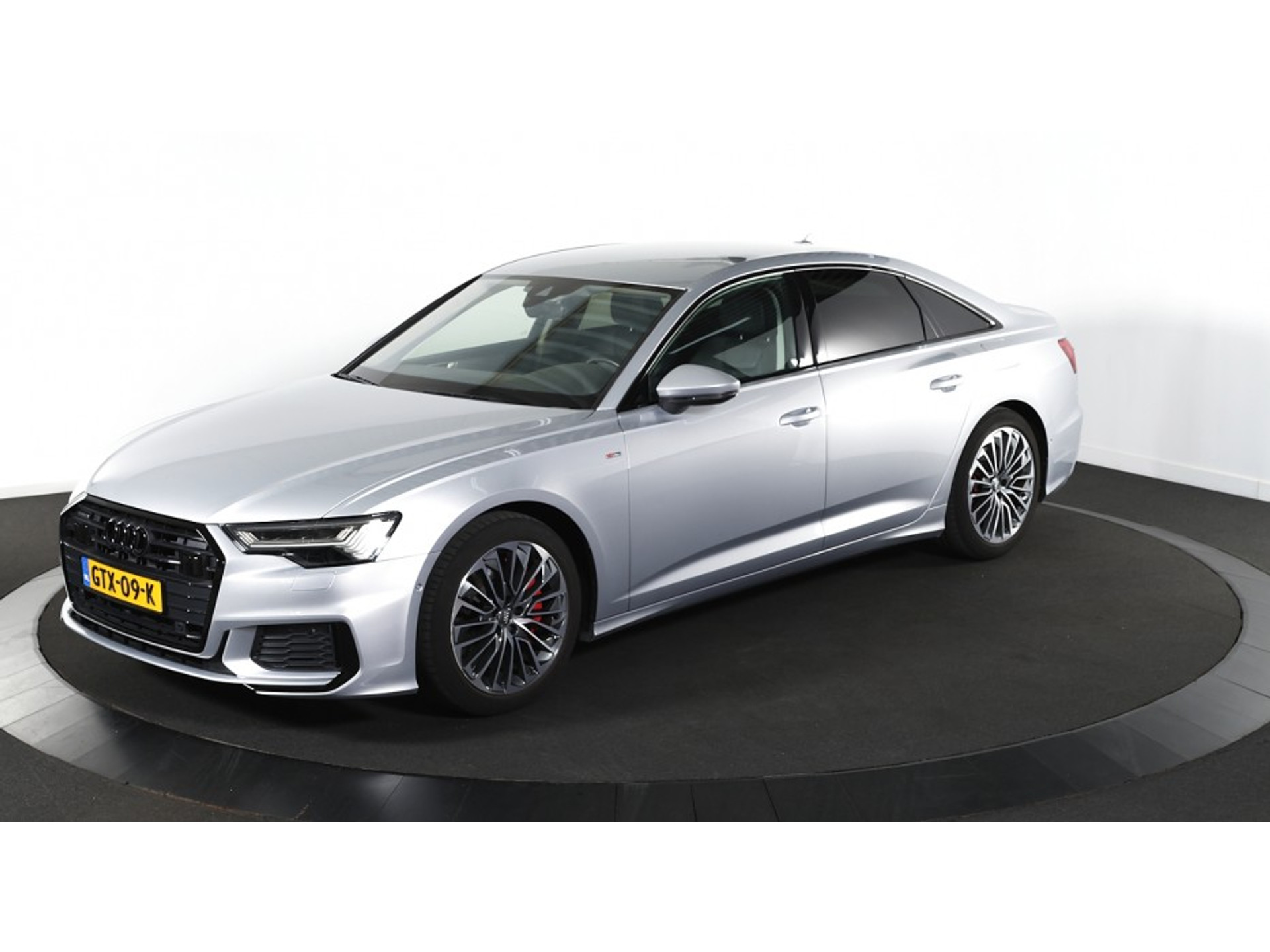 Audi A6 55 TFSIe Competition