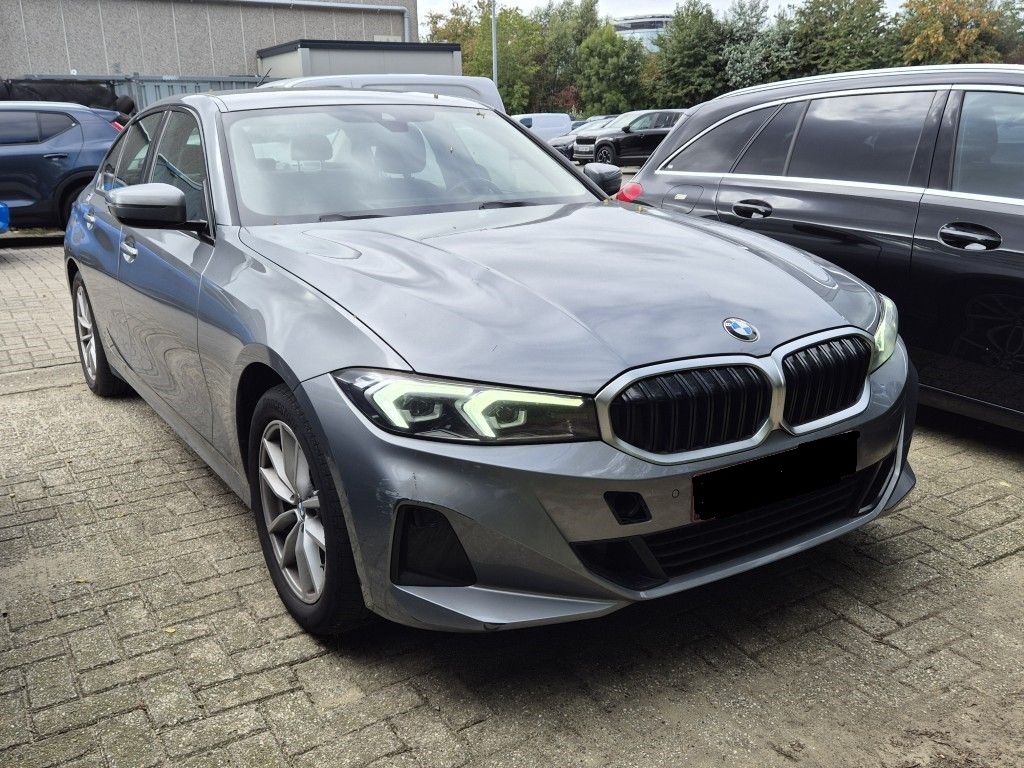 BMW 3 Series 318i