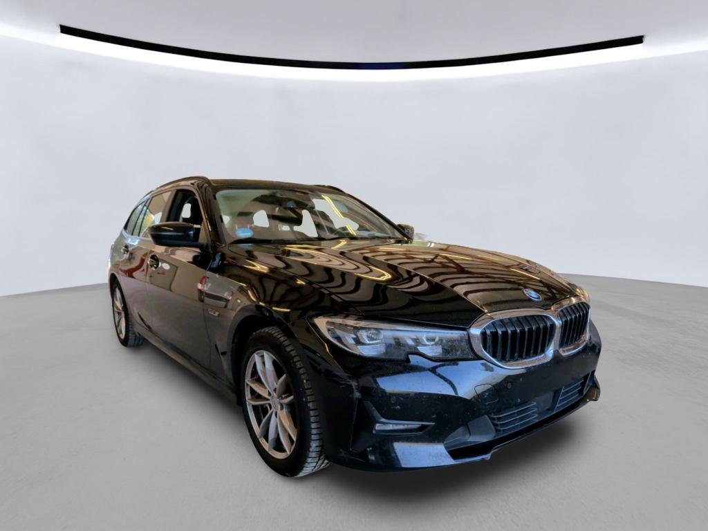 BMW 3 Series Touring 330e