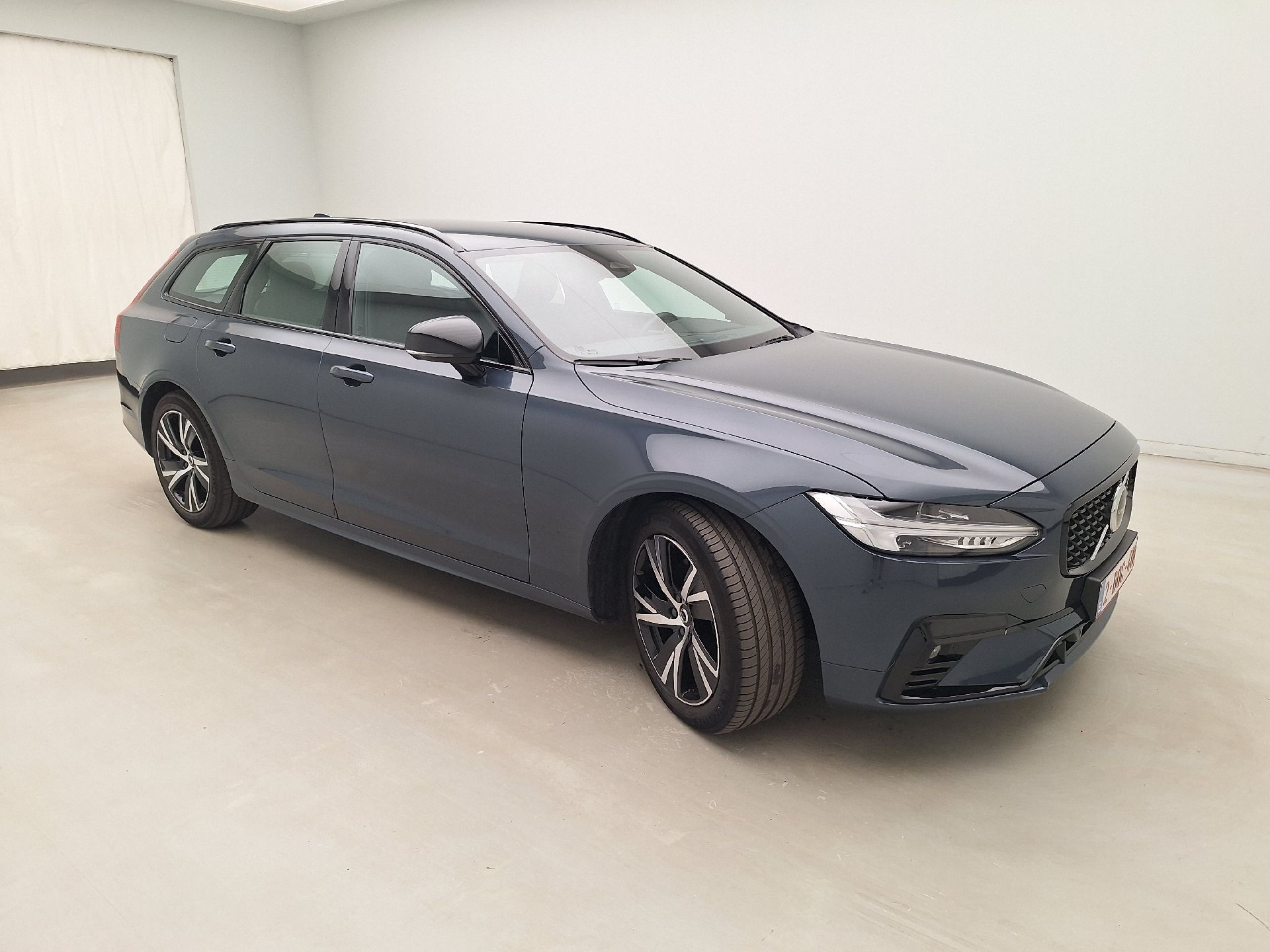 Volvo V90 2.0 B4 R-Design
