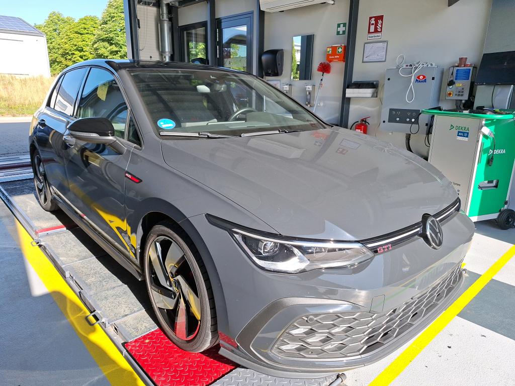 Volkswagen Golf 2.0 TSI
