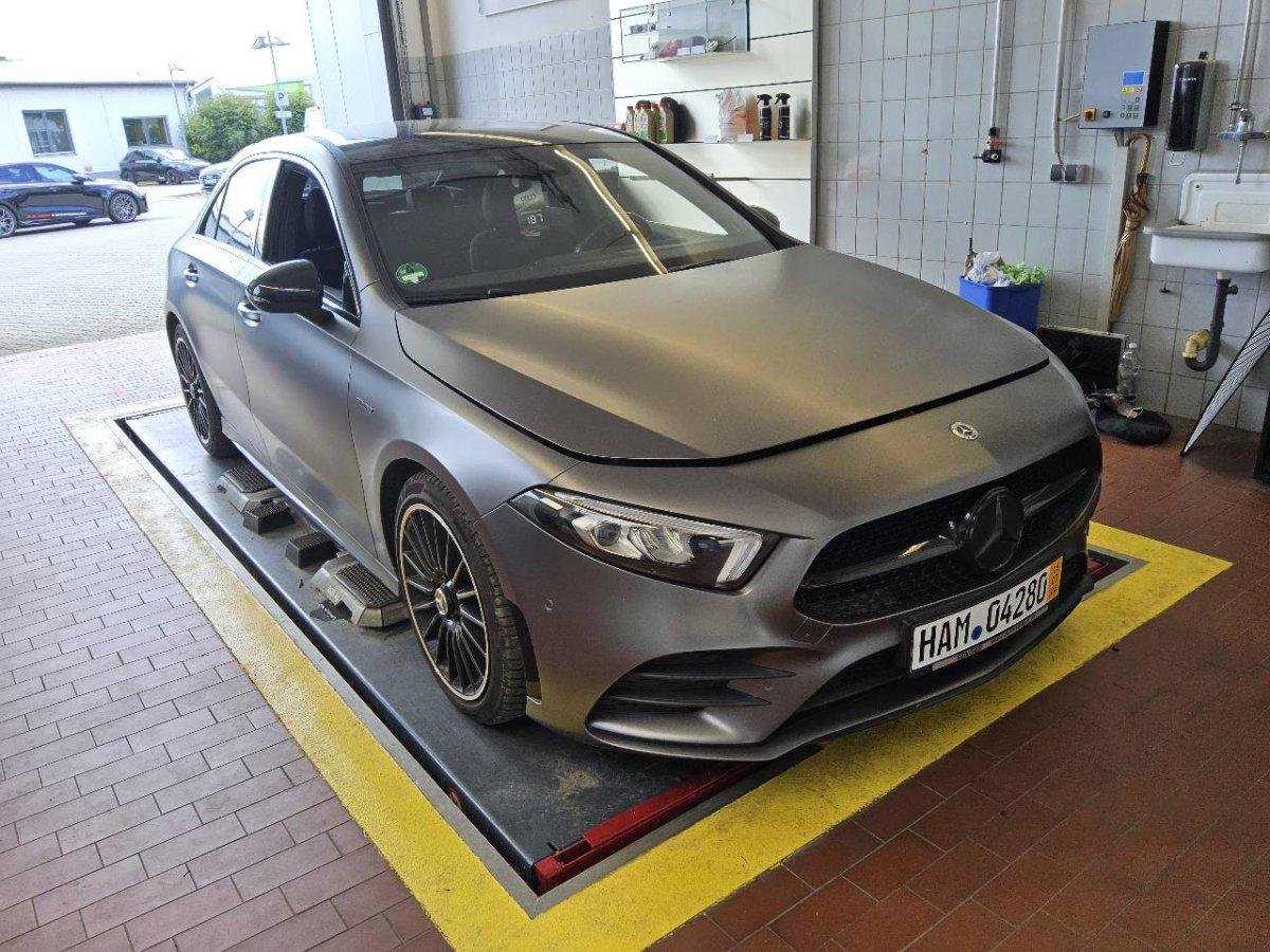 Mercedes-Benz A 200 AMG Line