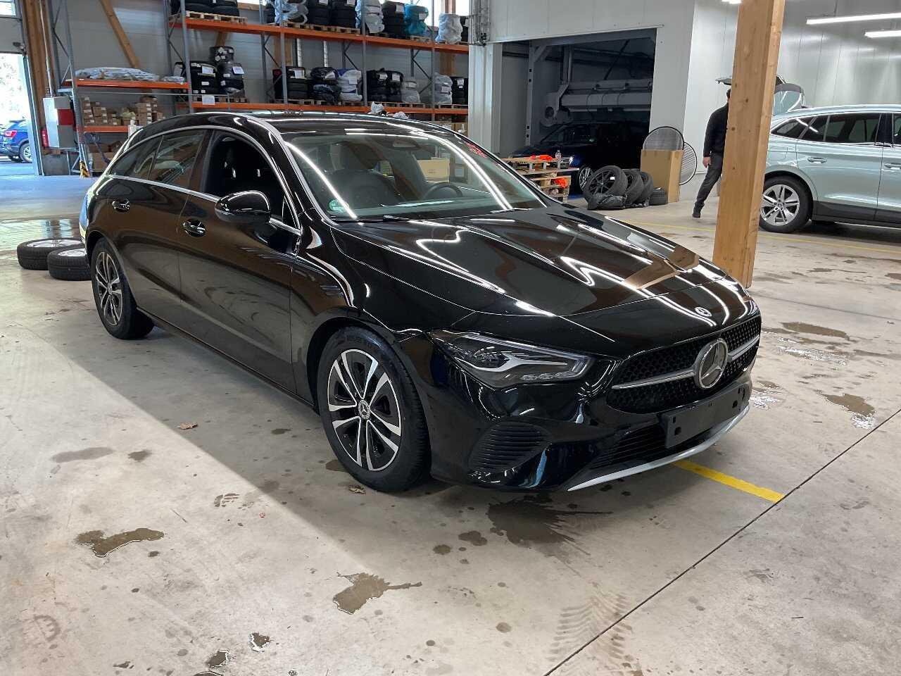 Mercedes-Benz CLA Shooting Brake 180