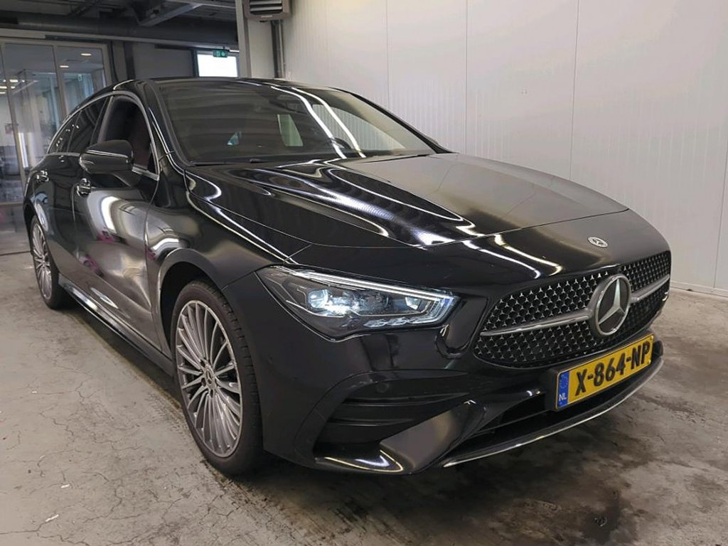 Mercedes-Benz CLA Shooting Brake 250e AMG Line