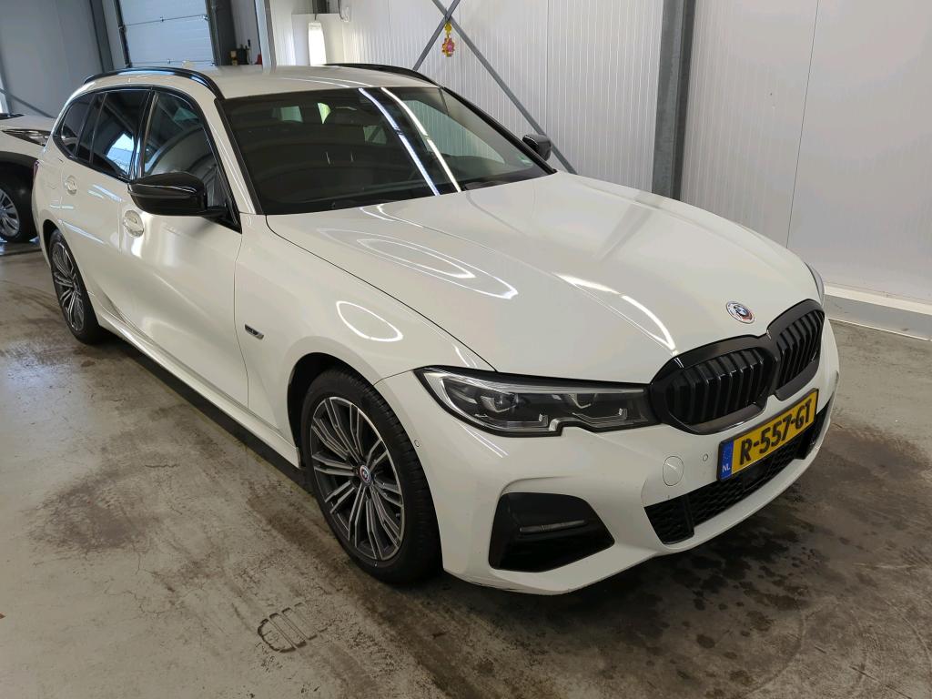 BMW 3 Series Touring 320e Business