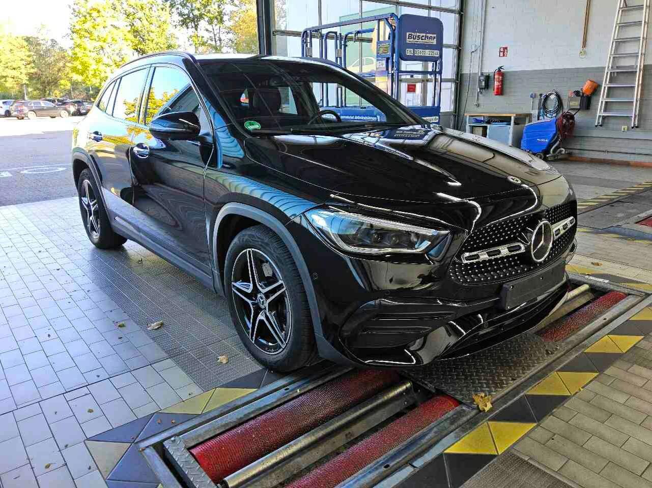 Mercedes-Benz GLA 200 AMG Line