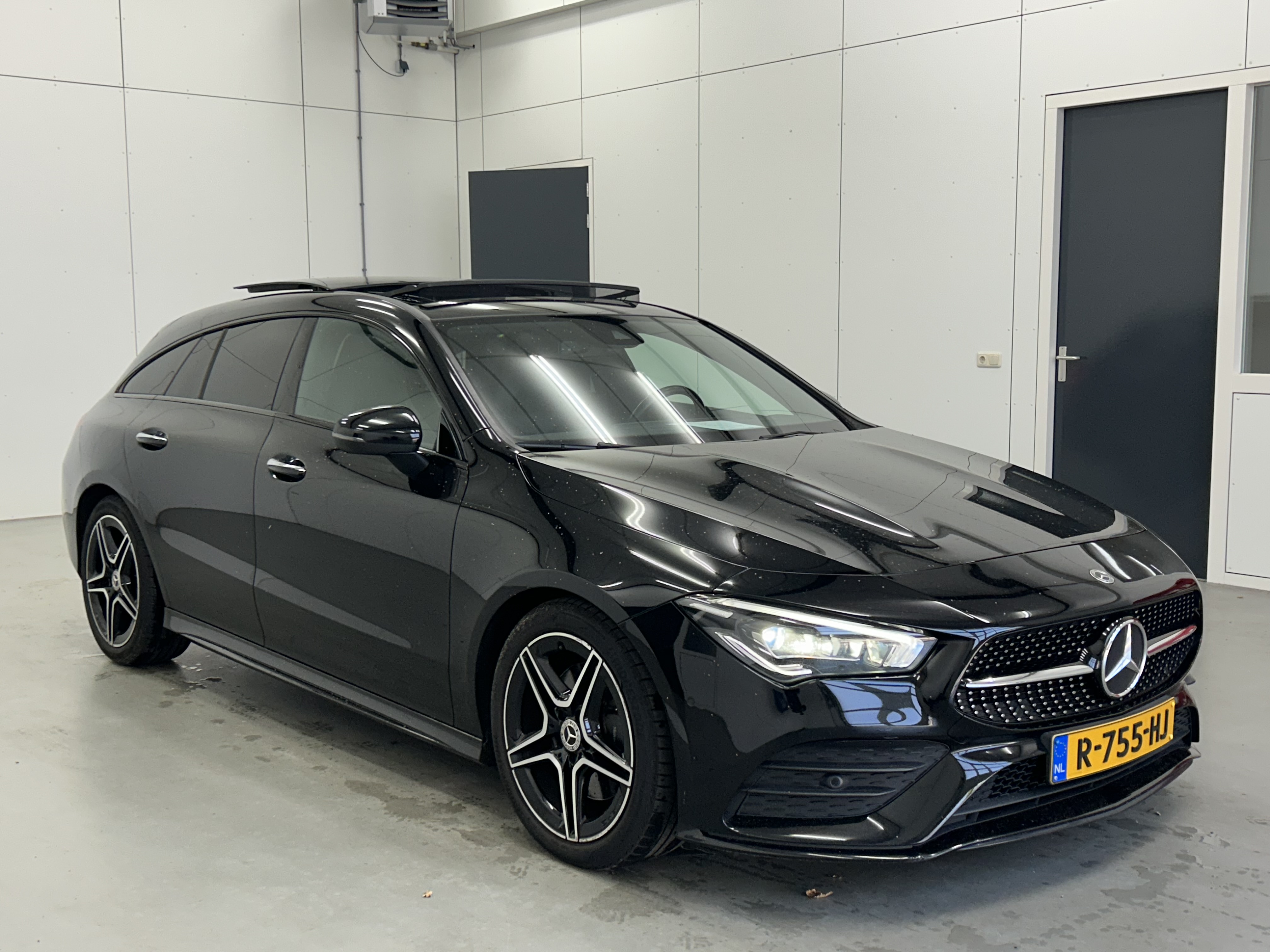 Mercedes-Benz CLA Shooting Brake 200 AMG Line