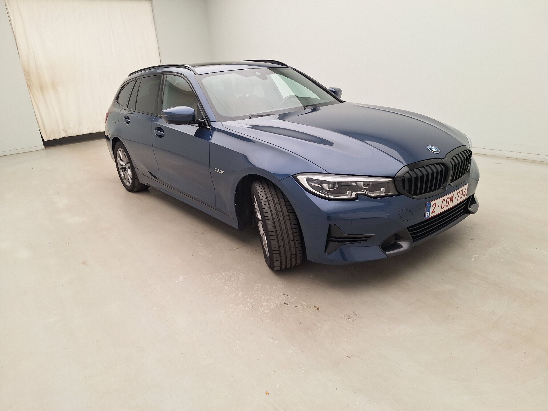BMW 3 Series Touring 320e Lounge