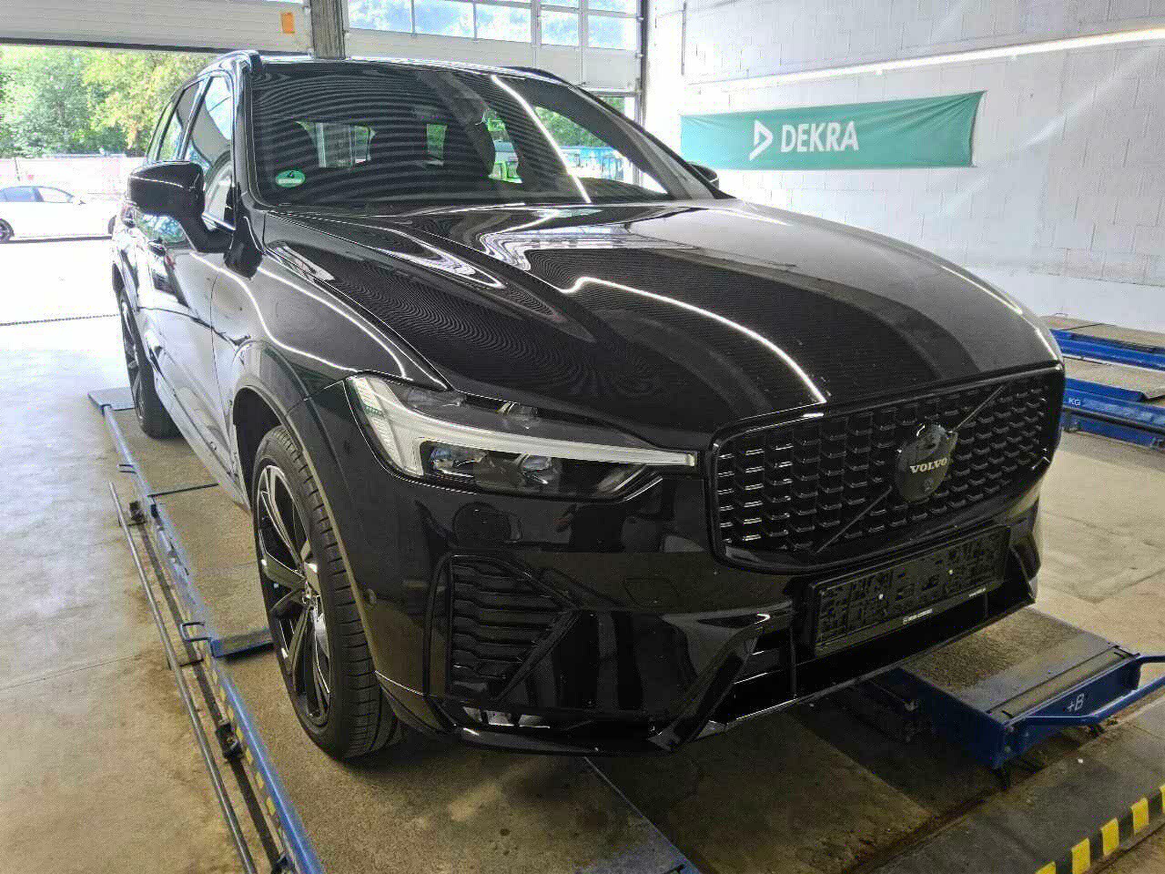 Volvo XC60 B5 Black Edition Plus