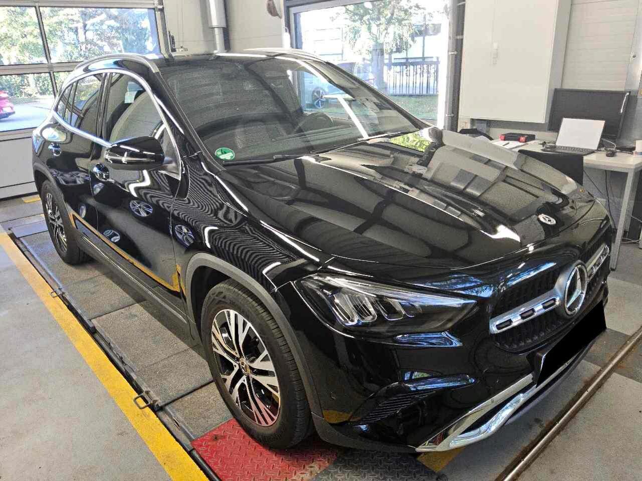 Mercedes-Benz GLA 200d progressive