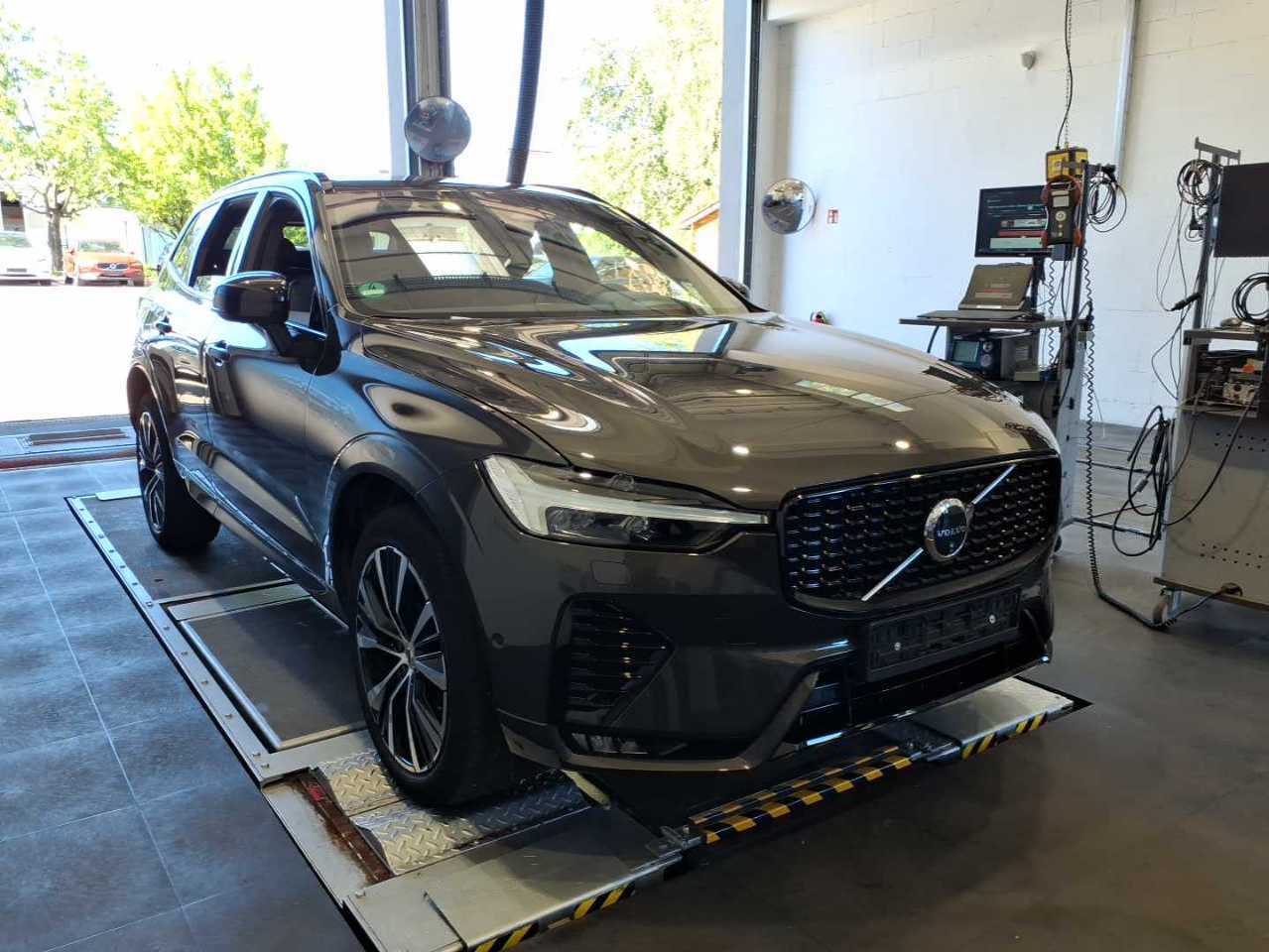 Volvo XC60 B5 Ultra Dark