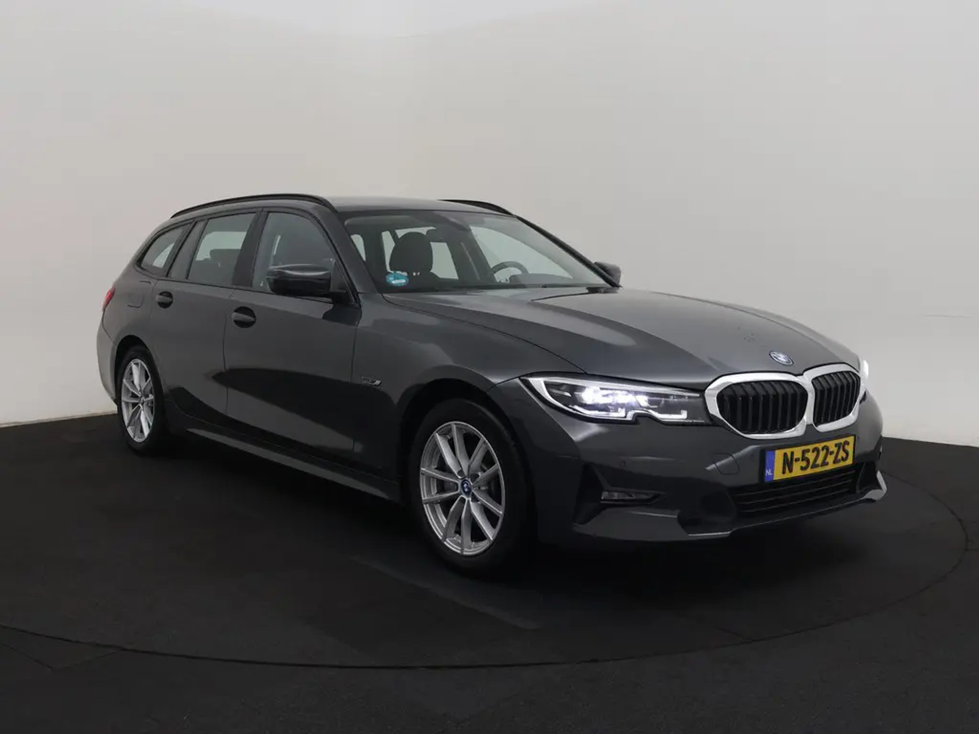 BMW 3 Series Touring 320e Business