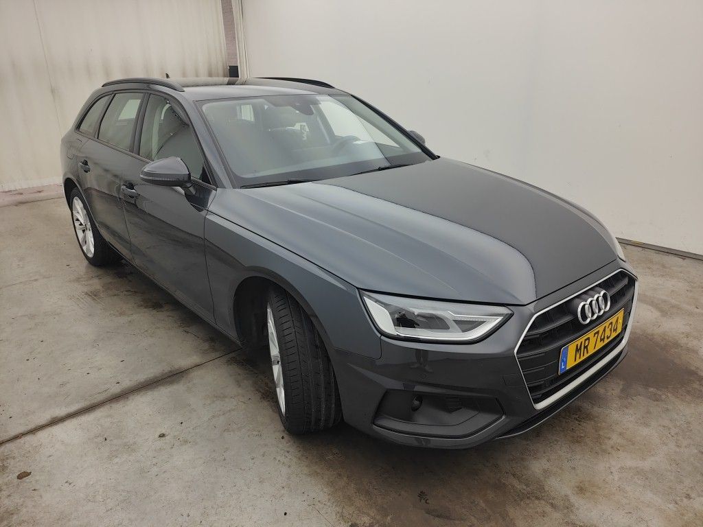 Audi A4 Avant 30 TDI Attraction