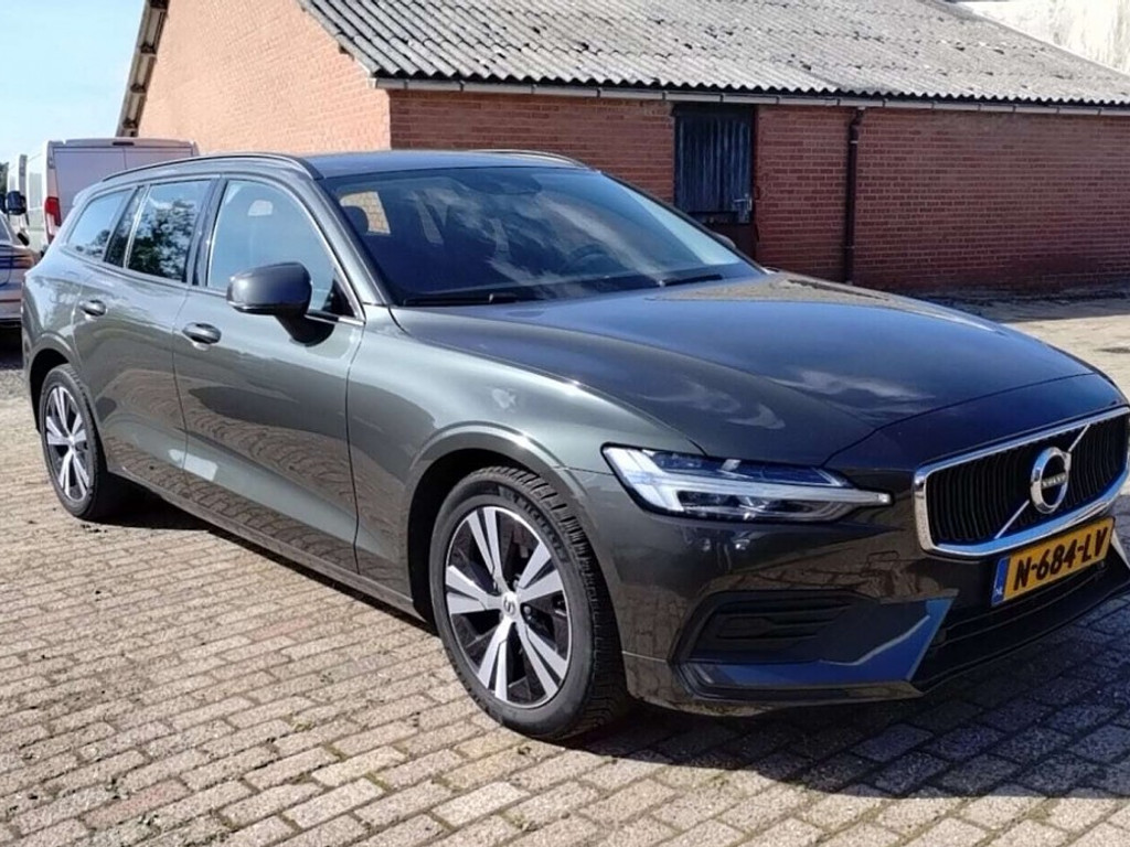 Volvo V60 B3 Momentum