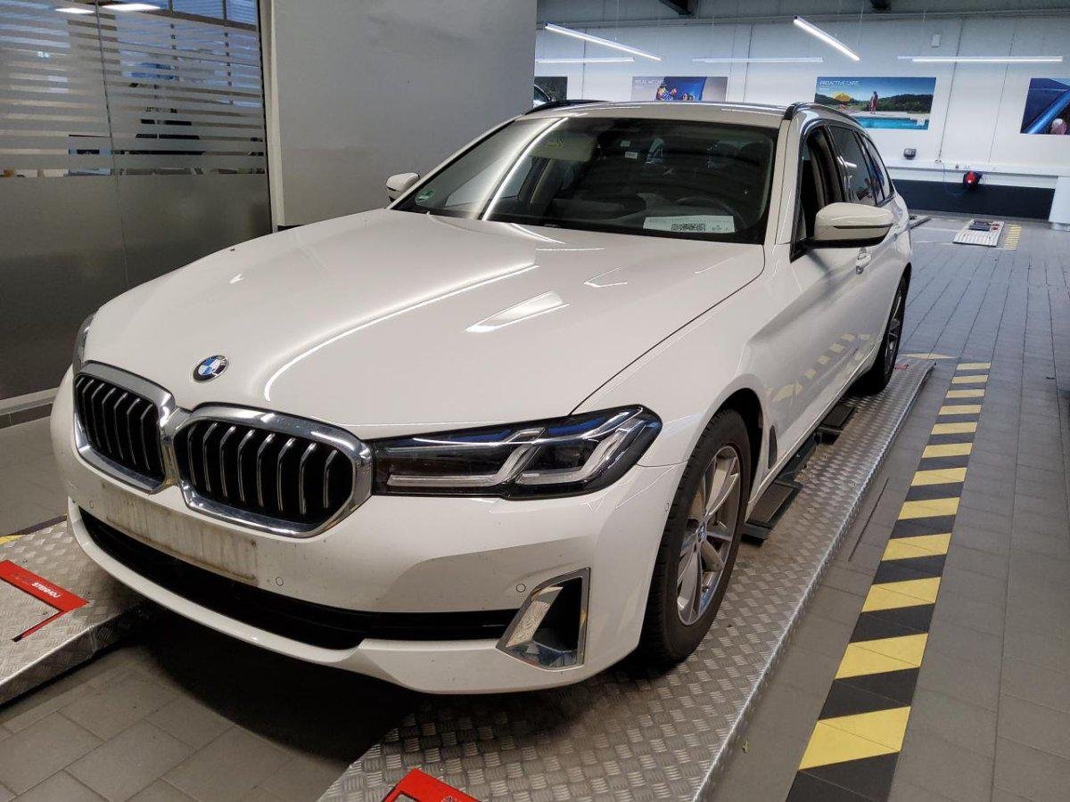 BMW 5 Series Touring 540d Luxury
