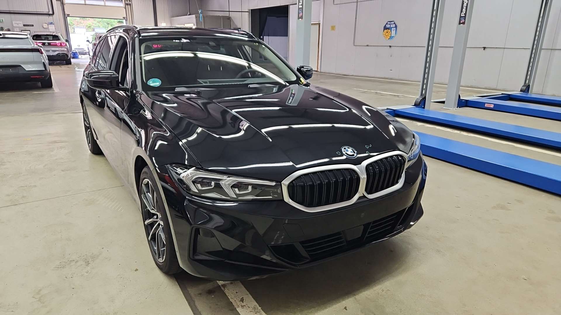 BMW 3 Series Touring 330e