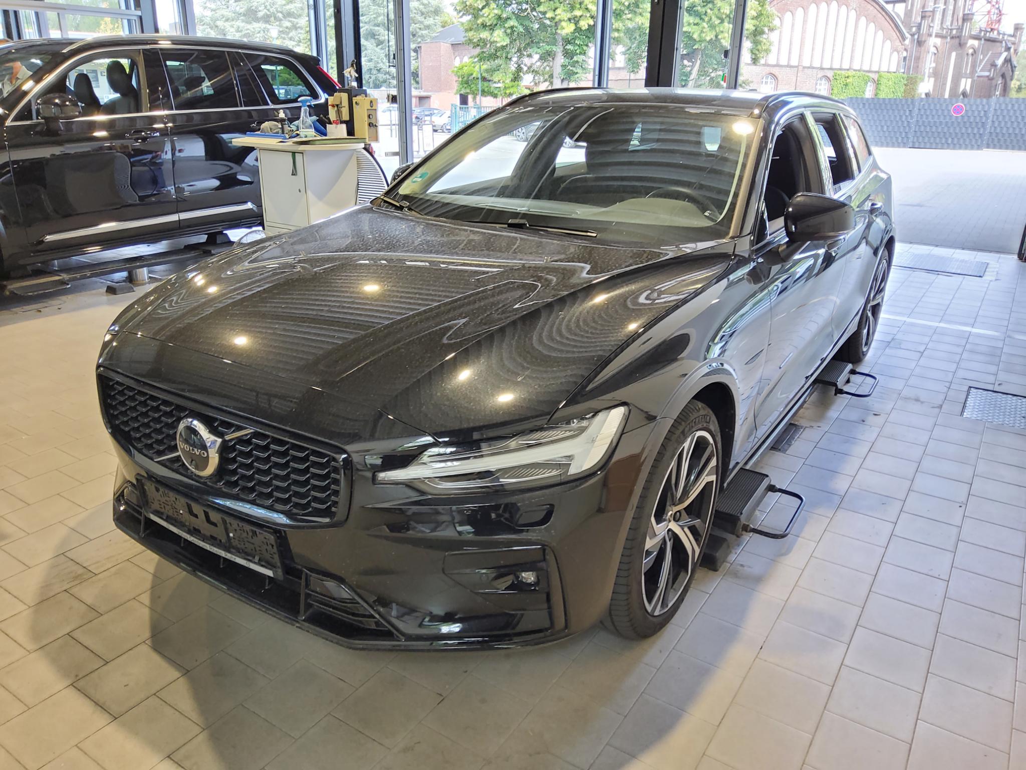 Volvo V60 B4 Plus Dark