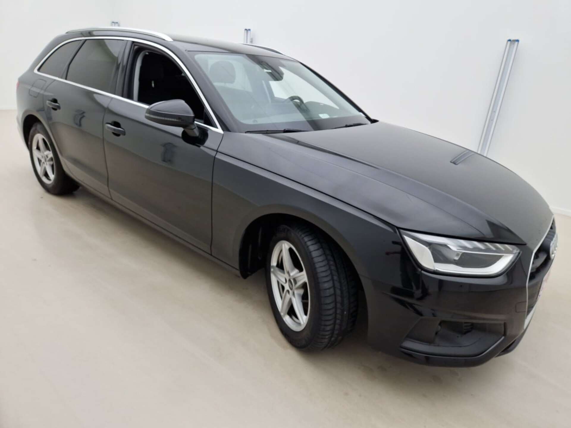 Audi A4 Avant 30 TDI Attraction