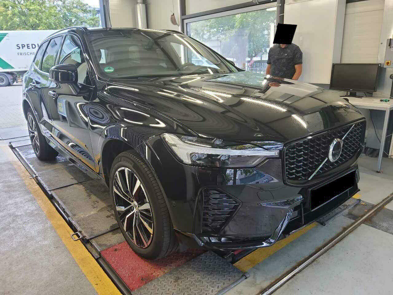 Volvo XC60 B5 Ultra Dark