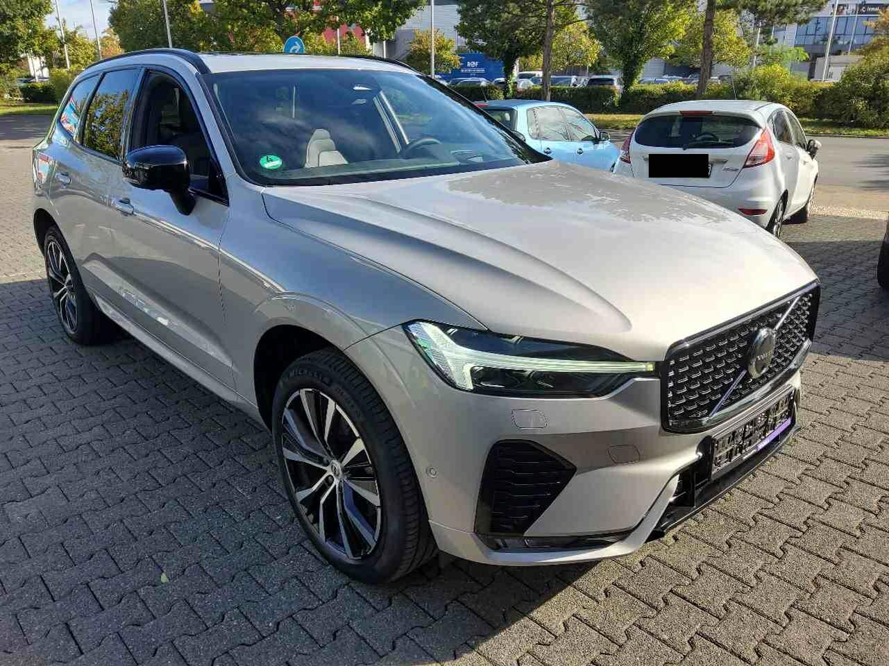 Volvo XC60 B5 Ultra Dark